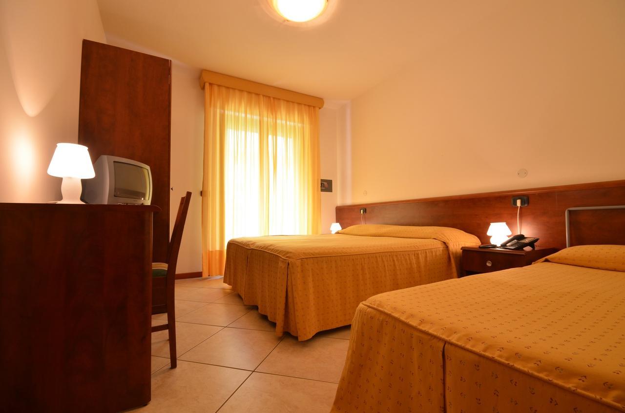 Olimpia Hotel & Aparthotel Bibione Esterno foto